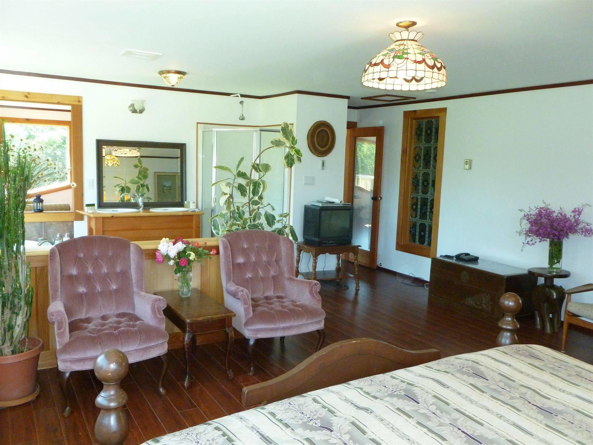 Harrison Hammond House Farmstay Harrison Mills Eksteriør billede